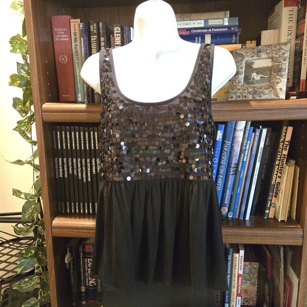 Black Sequined Sleeveless Top – Decree – XL
